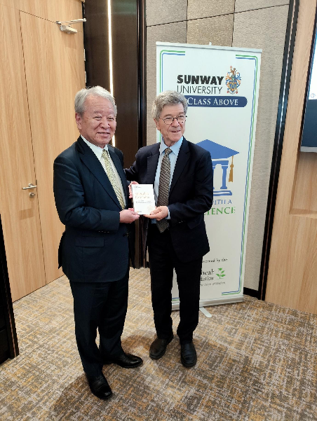Dr. Akihiko Tanaka and Professor Jeffrey Sachs